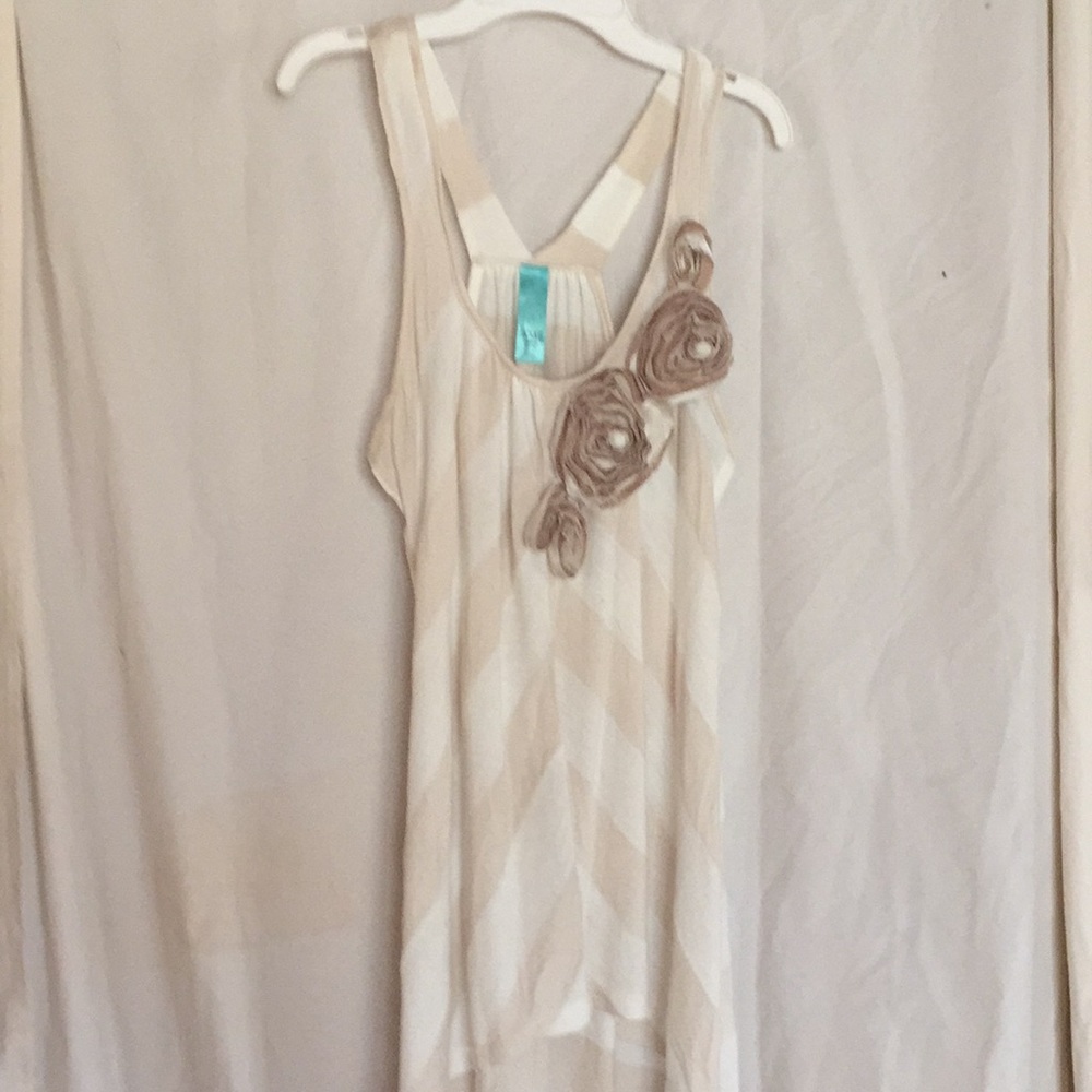 Zoah t-back hi-lo cami with fabric flowers detail